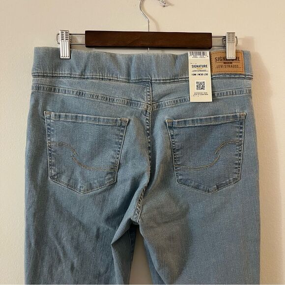 NWT Signature Levi Strauss Light Wash Blue Denim Pull-On Skinny Jeans 10/30 - Picture 8 of 11